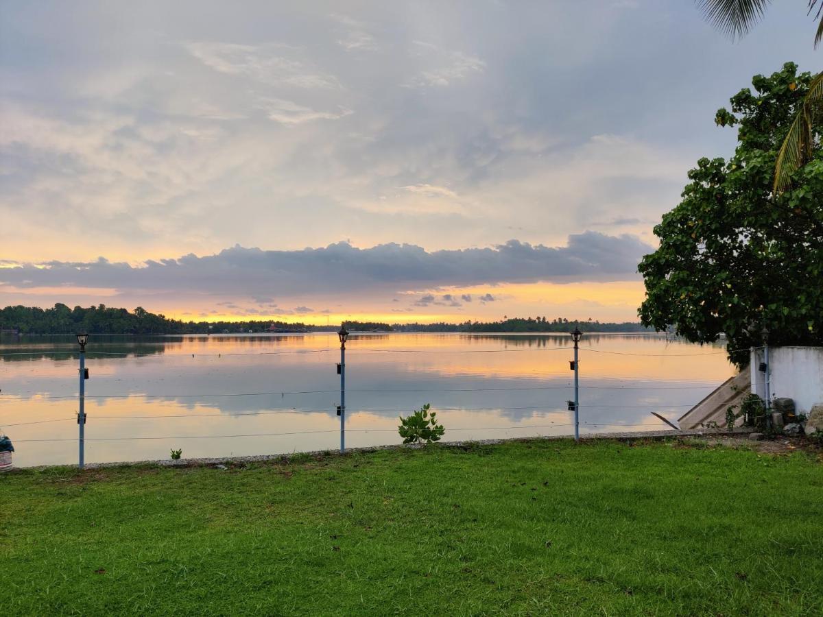 Wind &Waves Apartamento Kollam Exterior foto