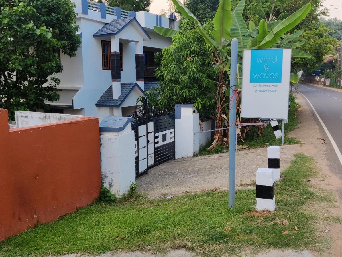 Wind &Waves Apartamento Kollam Exterior foto