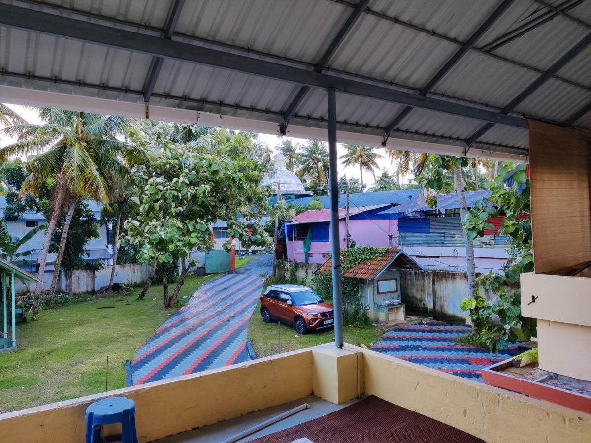 Wind &Waves Apartamento Kollam Exterior foto