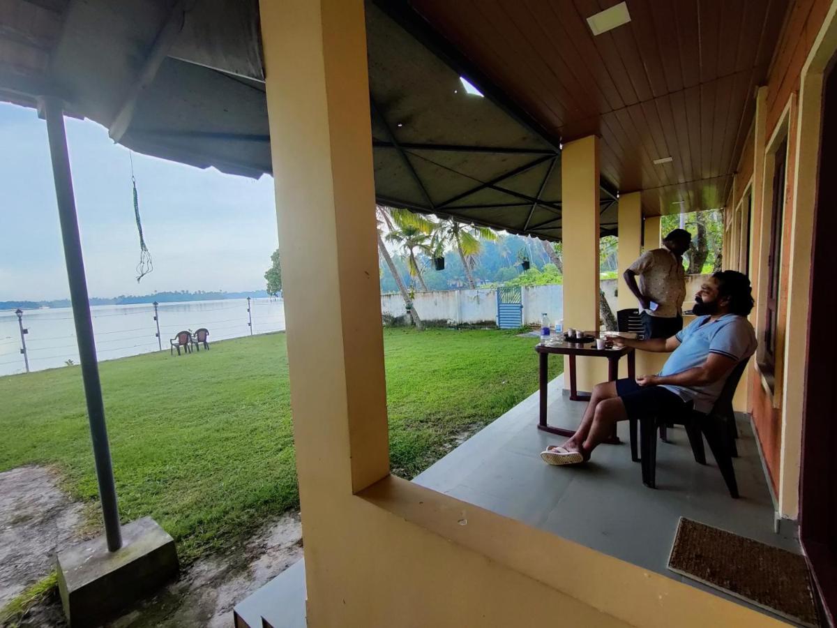 Wind &Waves Apartamento Kollam Exterior foto